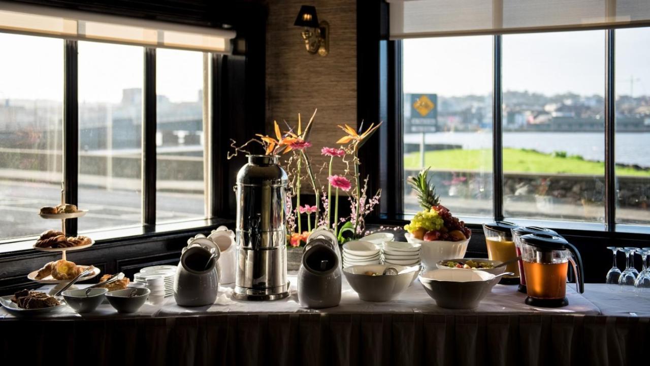 Ferrybank Riverbank House Hotel מראה חיצוני תמונה